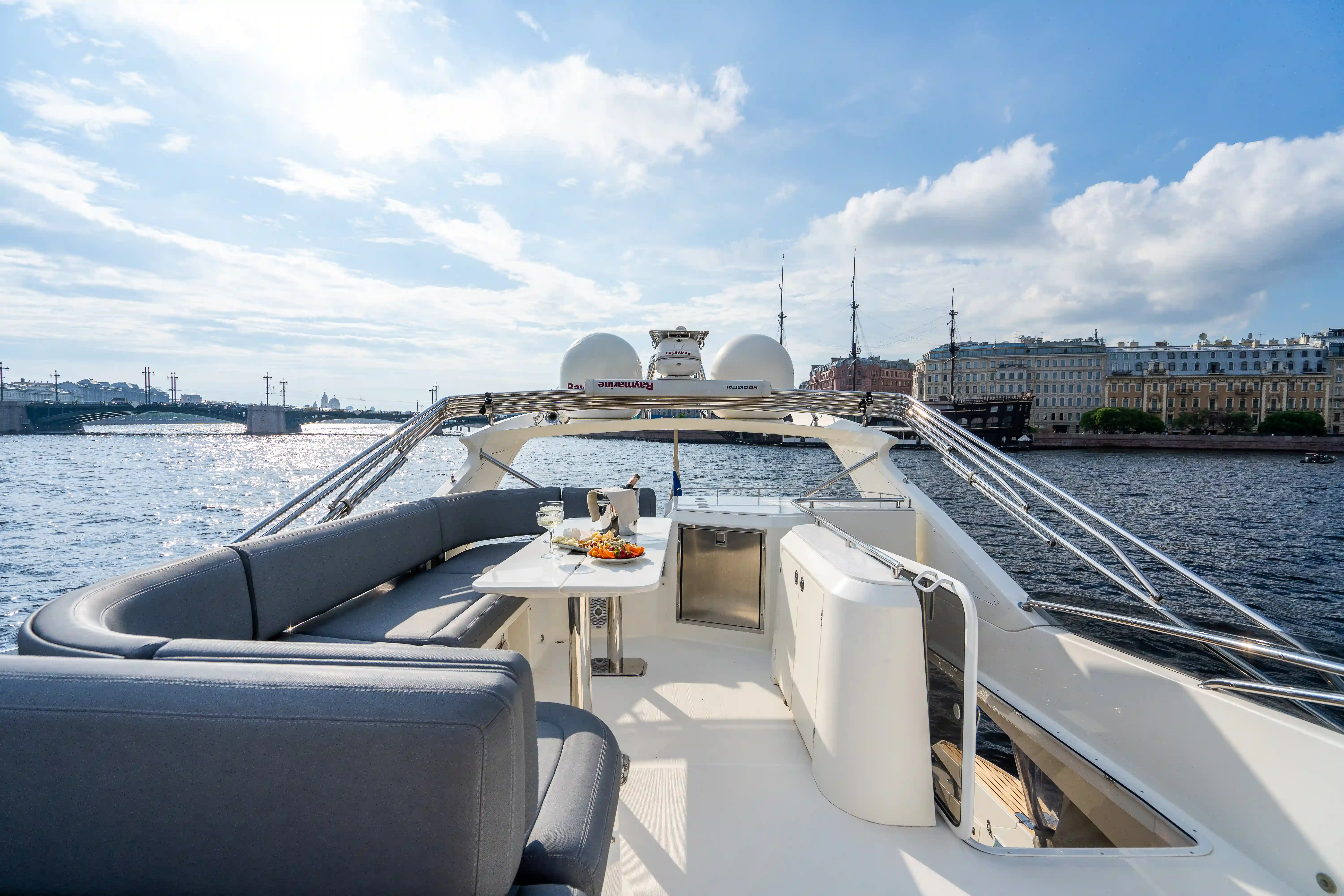 Яхта  «Galeon 640» image- 40